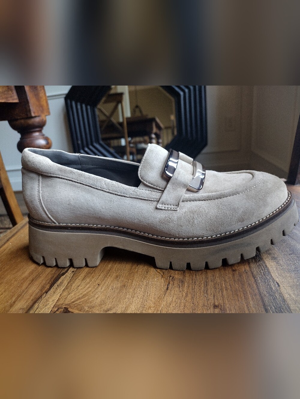 Softwaves Tan Suede Lug Sole Loafers Size 39 (8-8.5)
